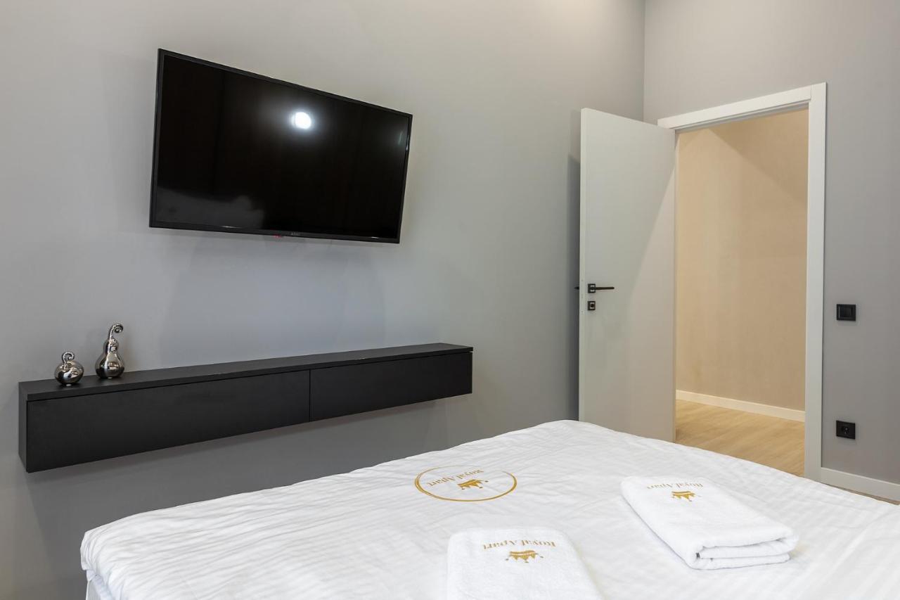 Royal Apartament On Voloshyna 2 Львов Экстерьер фото