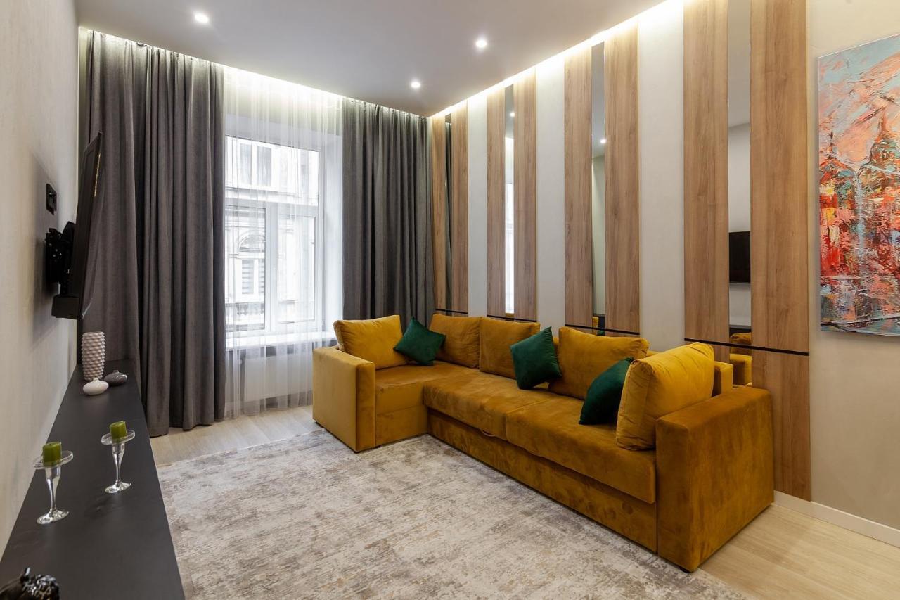 Royal Apartament On Voloshyna 2 Львов Экстерьер фото