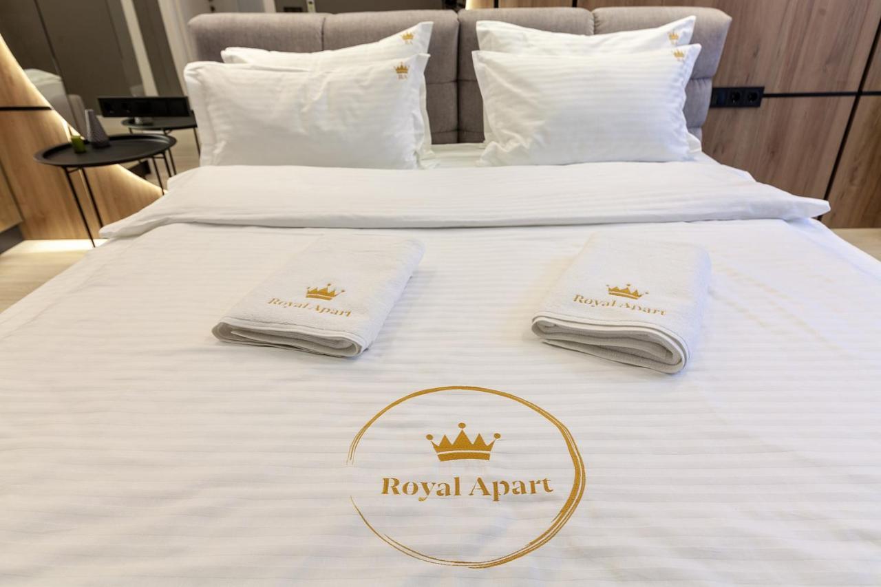 Royal Apartament On Voloshyna 2 Львов Экстерьер фото