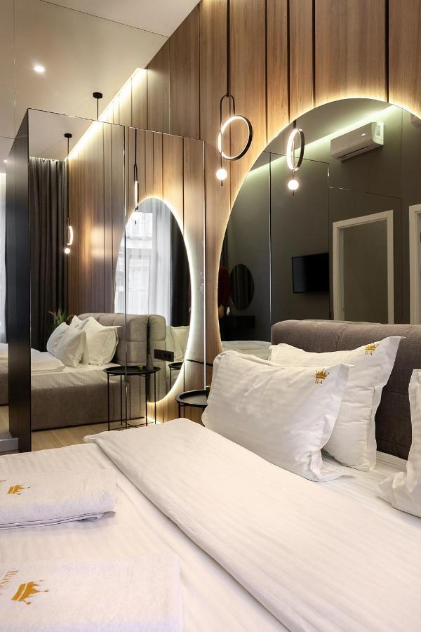 Royal Apartament On Voloshyna 2 Львов Экстерьер фото